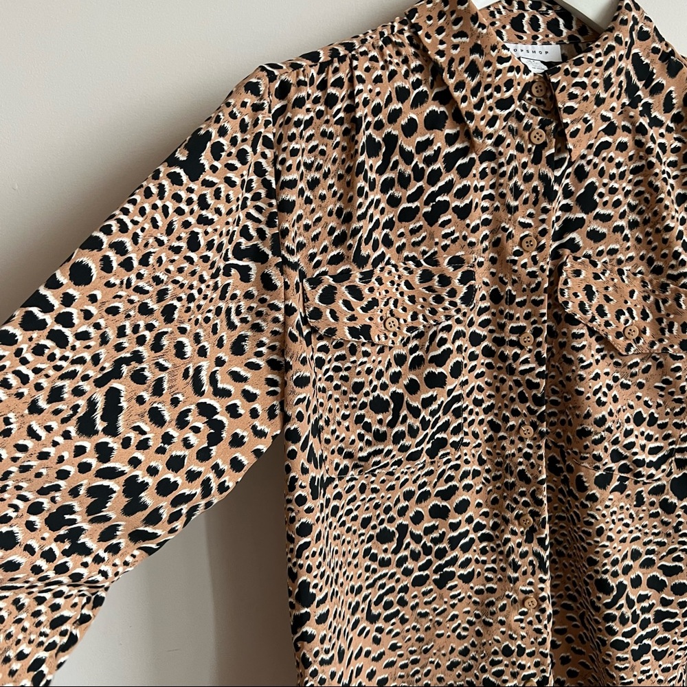 Topshop Animal Print Button Down Shirt Size 4 - Picture 3 of 9
